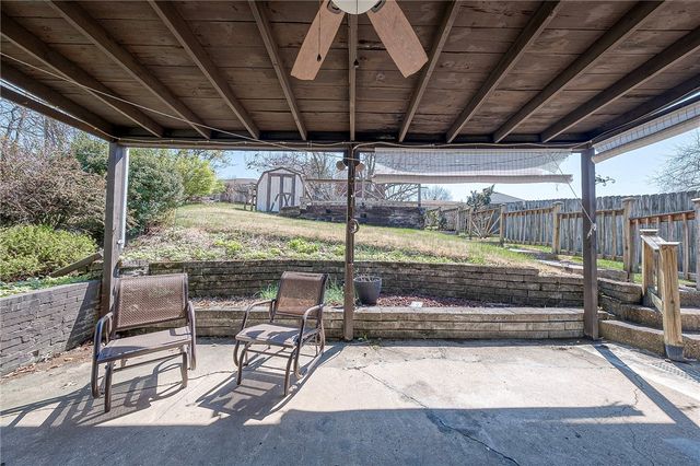814 N 2nd St, Jeannette, PA 15644