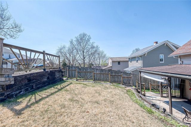 814 N 2nd St, Jeannette, PA 15644