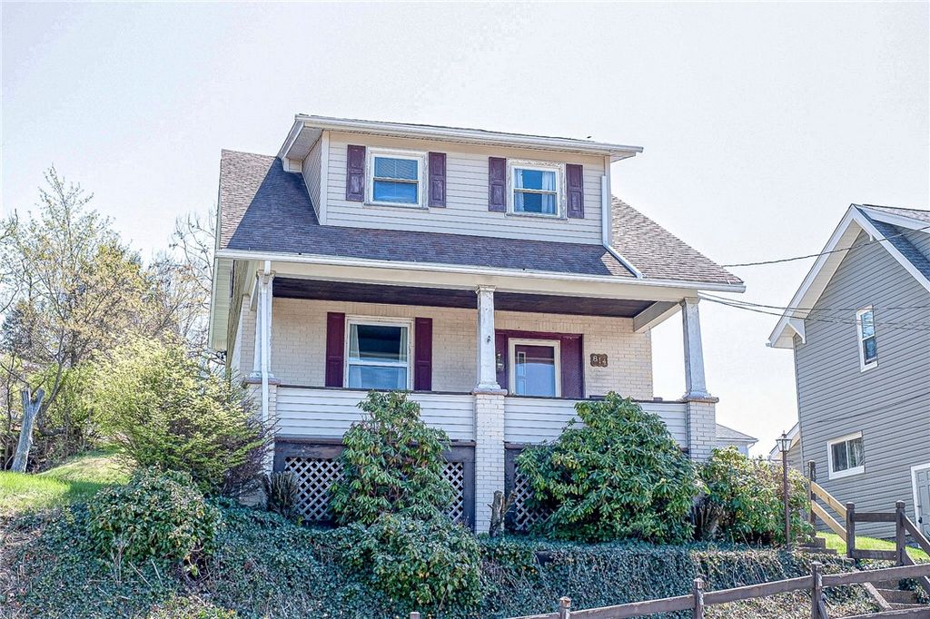 814 N 2nd St, Jeannette, PA 15644