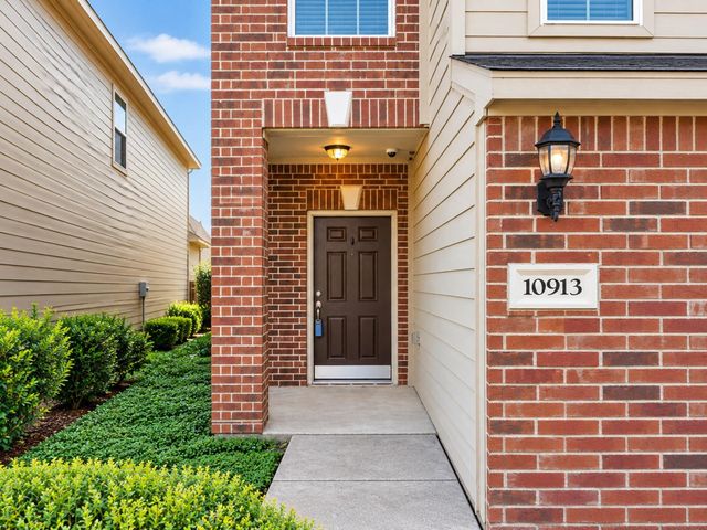 10913 Panther Court, Houston, TX 77099