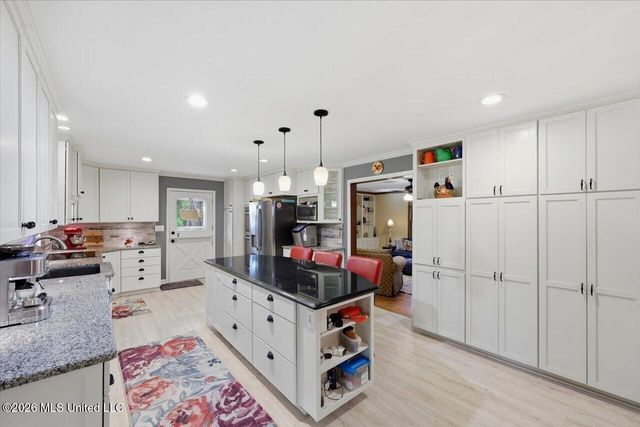 327 Clarkdell Road, Canton, MS 39046