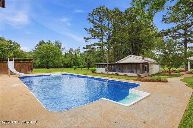 327 Clarkdell Road, Canton, MS 39046