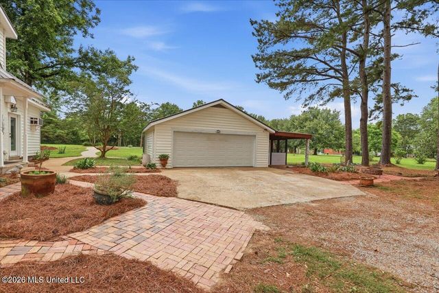 327 Clarkdell Road, Canton, MS 39046