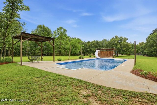 327 Clarkdell Road, Canton, MS 39046