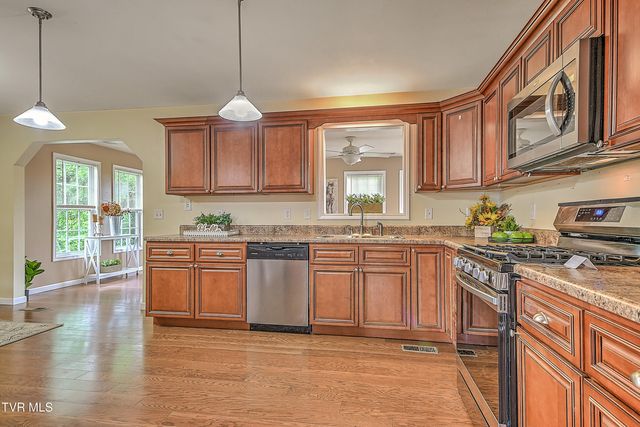 210 Falcon View Drive, Church Hill, TN 37642
