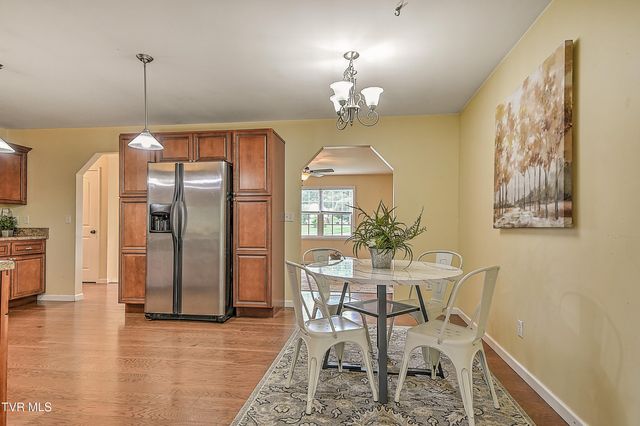 210 Falcon View Drive, Church Hill, TN 37642