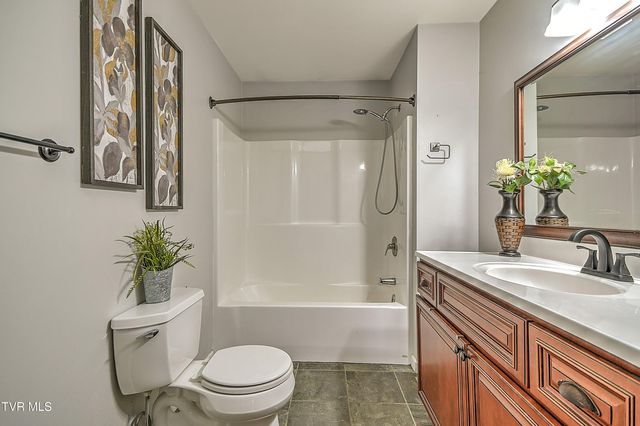 210 Falcon View Drive, Church Hill, TN 37642