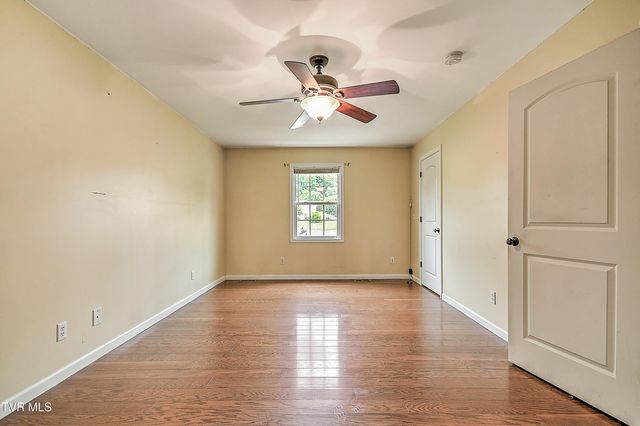 210 Falcon View Drive, Church Hill, TN 37642
