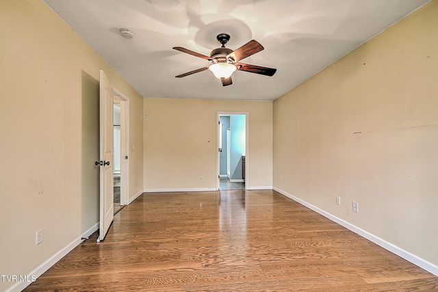 210 Falcon View Drive, Church Hill, TN 37642