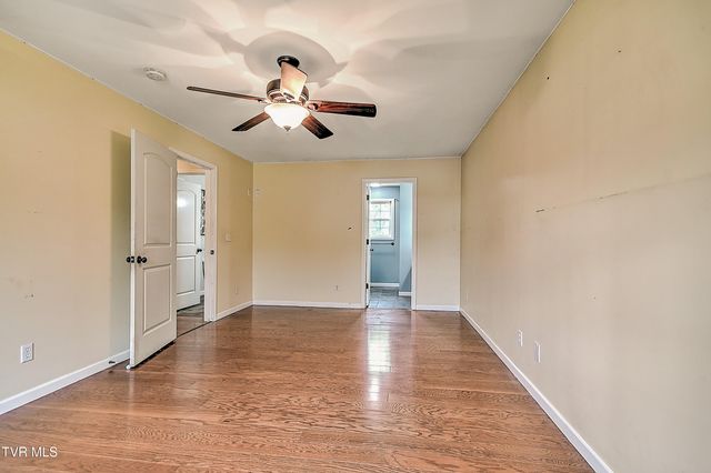 210 Falcon View Drive, Church Hill, TN 37642