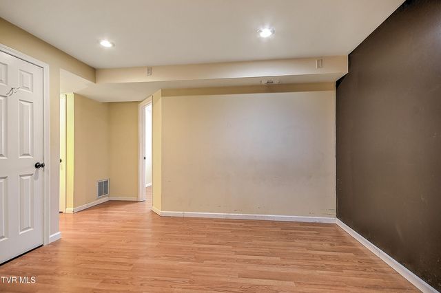 210 Falcon View Drive, Church Hill, TN 37642