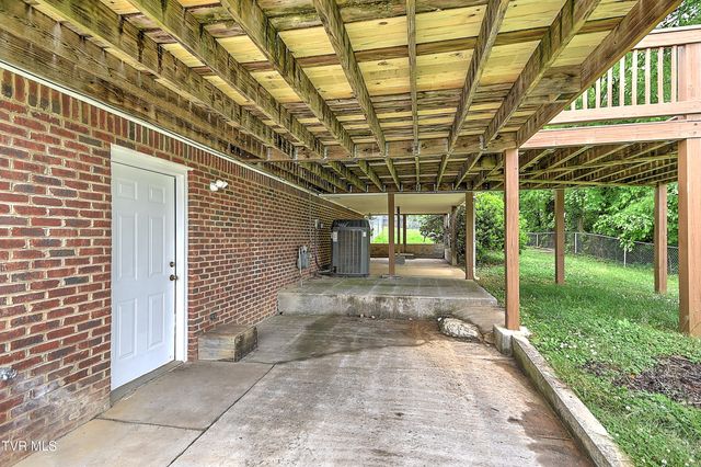 210 Falcon View Drive, Church Hill, TN 37642