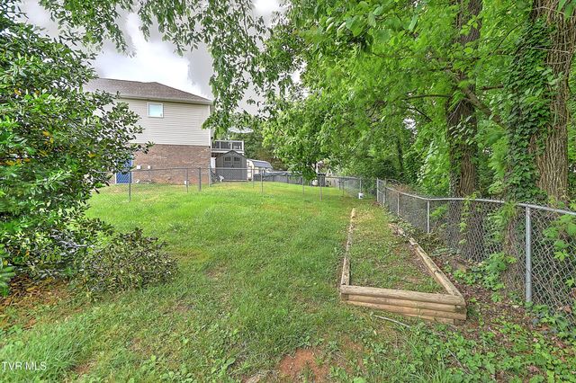 210 Falcon View Drive, Church Hill, TN 37642
