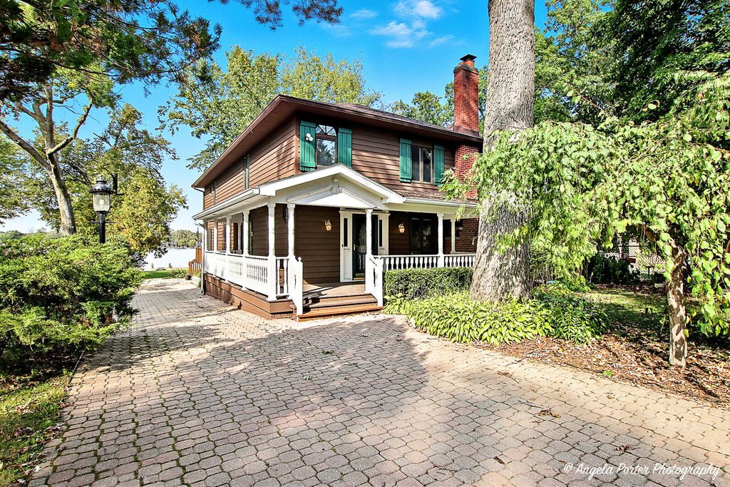 22806 W Loon Lake Boulevard, Antioch, IL 60002