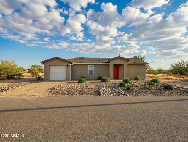 19849 E Conestoga Drive, Cordes Lakes, AZ 86333