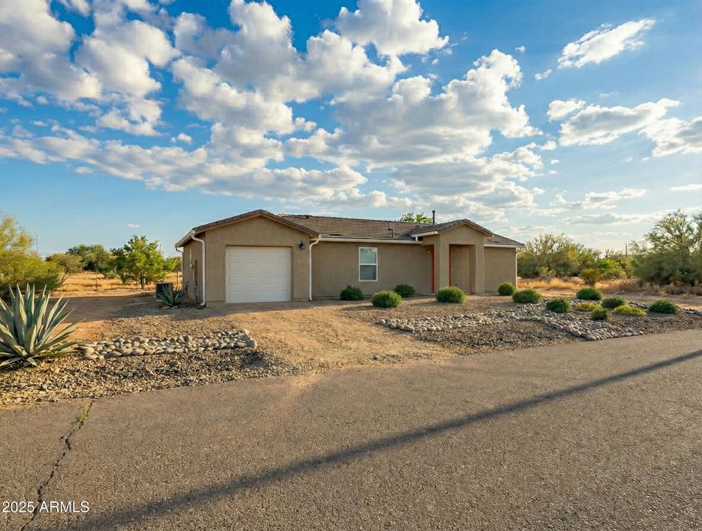 19849 E Conestoga Drive, Cordes Lakes, AZ 86333