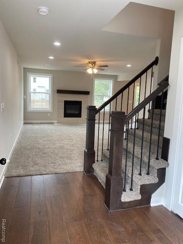 21600 Elmway Drive Drive, Clinton Township, MI 48035