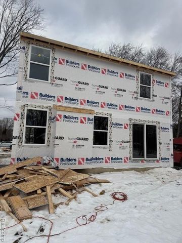 21600 Elmway Drive Drive, Clinton Township, MI 48035