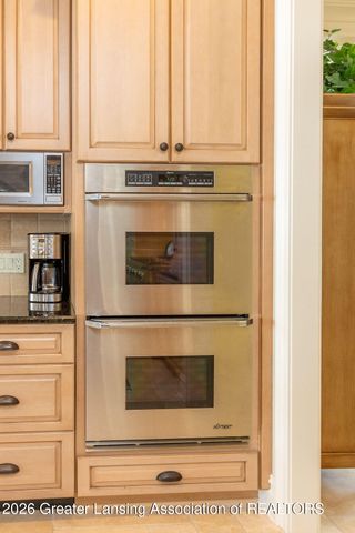 6299 Quail Street, Haslett, MI 48840