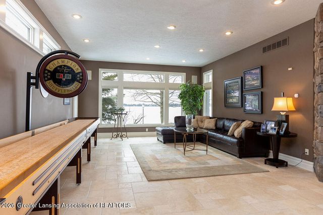 6299 Quail Street, Haslett, MI 48840