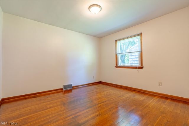 13526 Glenvale Avenue NW, Uniontown, OH 44685