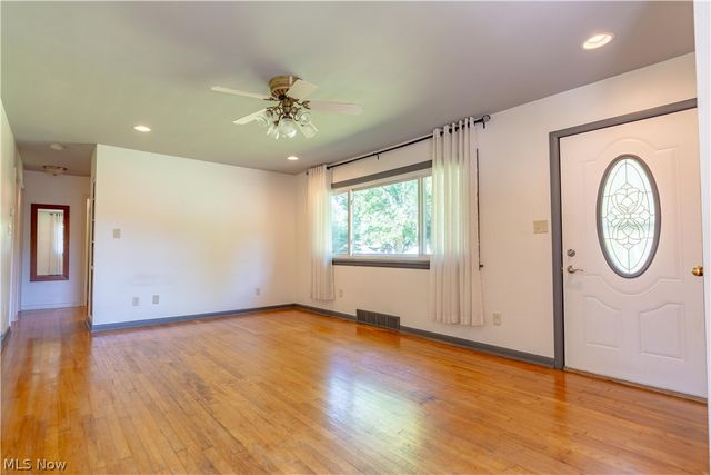 13526 Glenvale Avenue NW, Uniontown, OH 44685