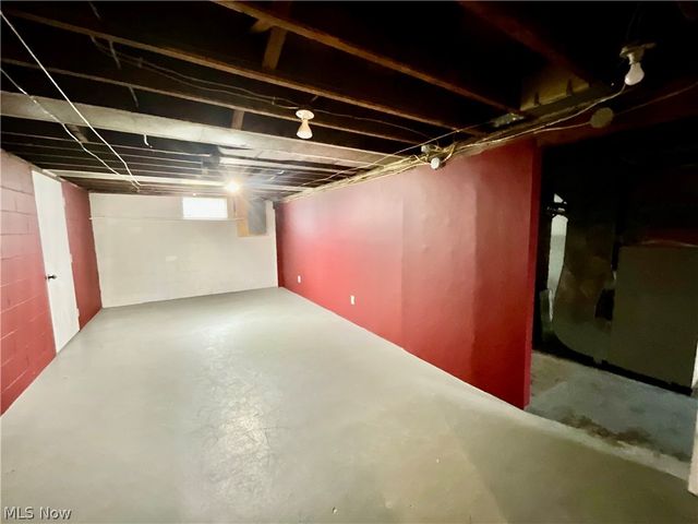 13526 Glenvale Avenue NW, Uniontown, OH 44685