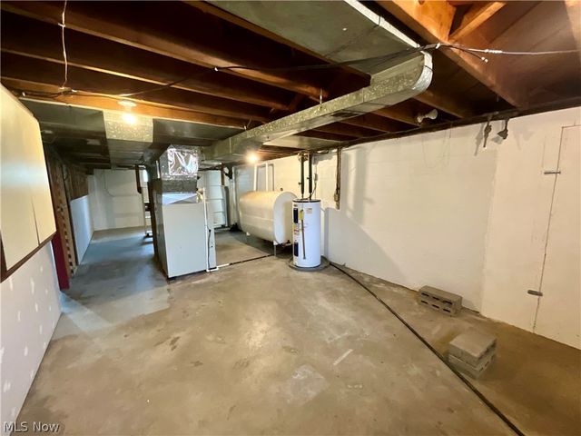 13526 Glenvale Avenue NW, Uniontown, OH 44685