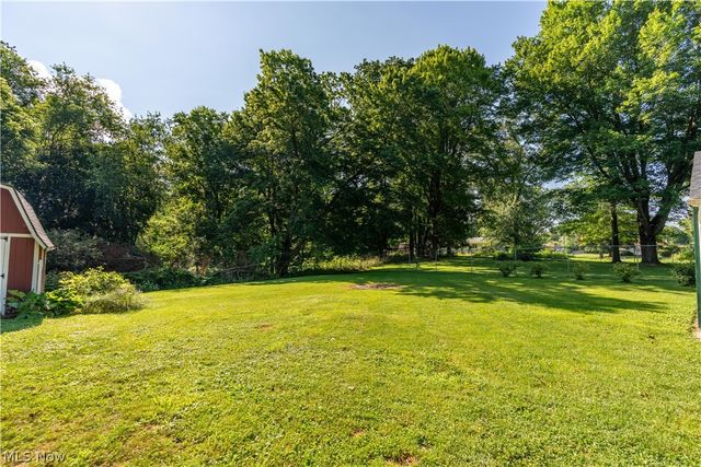 13526 Glenvale Avenue NW, Uniontown, OH 44685