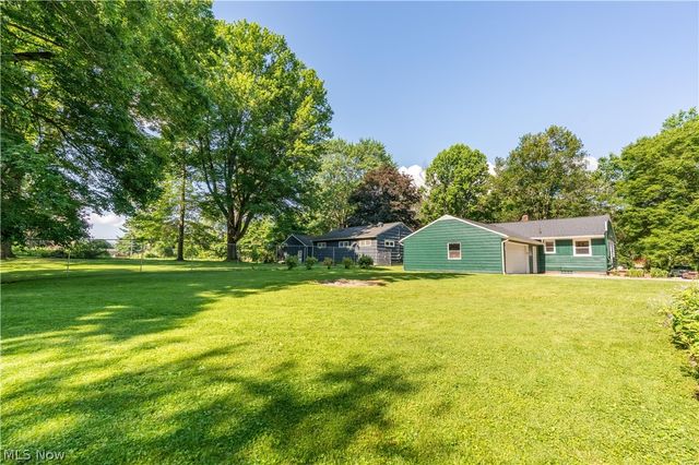 13526 Glenvale Avenue NW, Uniontown, OH 44685