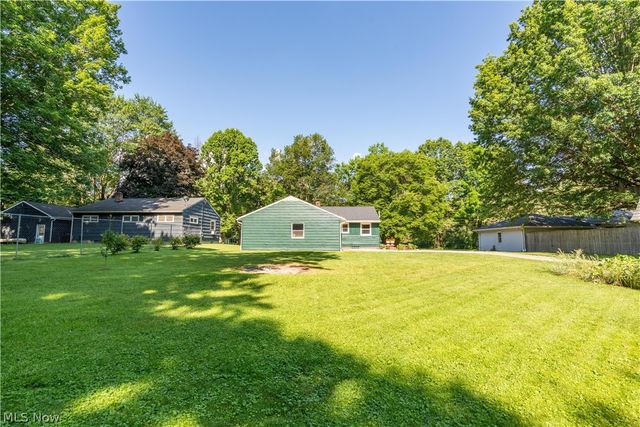 13526 Glenvale Avenue NW, Uniontown, OH 44685