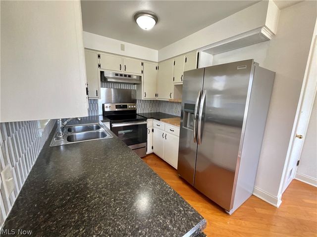 13526 Glenvale Avenue NW, Uniontown, OH 44685