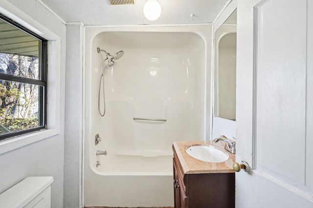 1205 Boscobel St, Nashville, TN 37206