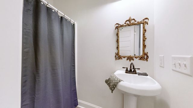 124 Barber Rd, Unionville, TN 37180