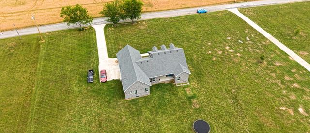 124 Barber Rd, Unionville, TN 37180