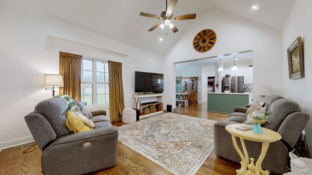 124 Barber Rd, Unionville, TN 37180