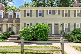 520 Wellman Ave 520, Chelmsford, MA 01863