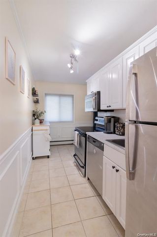 2449 Building J Union Blvd 36A, Islip, NY 11751