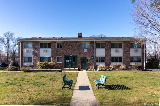 2449 Building J Union Blvd 36A, Islip, NY 11751