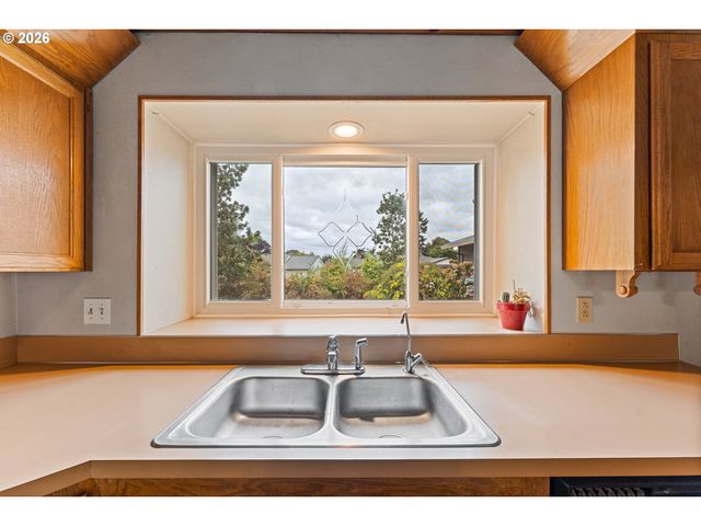 2460 S DOGWOOD St, Cornelius, OR 97113