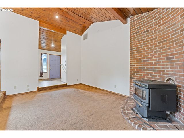2460 S DOGWOOD St, Cornelius, OR 97113