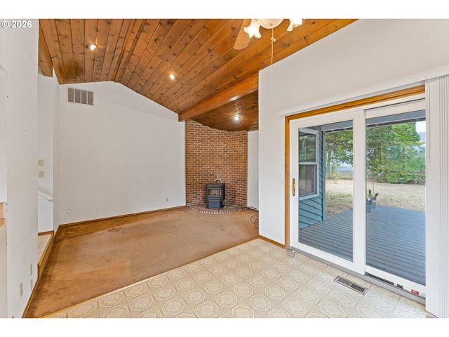 2460 S DOGWOOD St, Cornelius, OR 97113