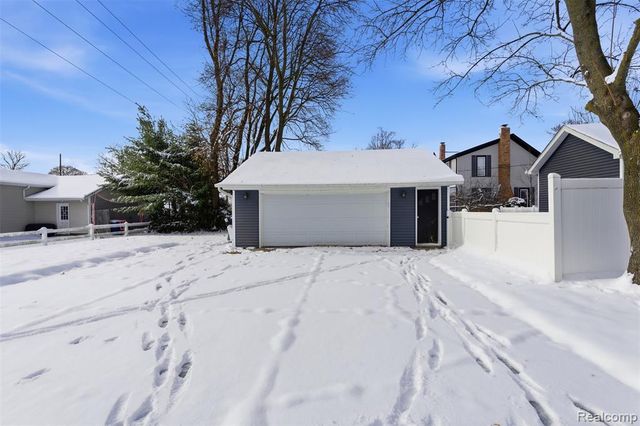 18 Park Street, Oxford, MI 48371