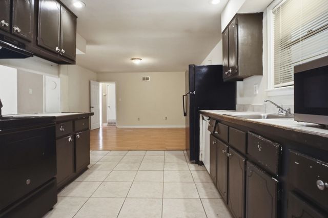 3239 NORA LEE LN, Memphis, TN 38118