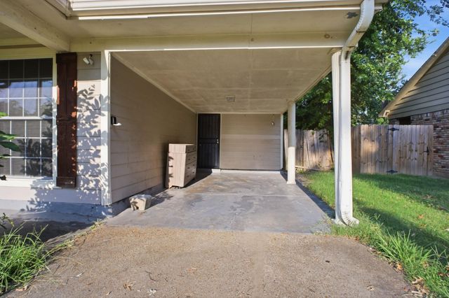 3239 NORA LEE LN, Memphis, TN 38118