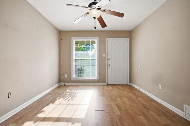 3239 NORA LEE LN, Memphis, TN 38118