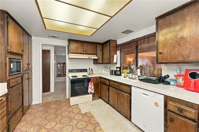 29095 Bay Avenue, Moreno Valley, CA 92555