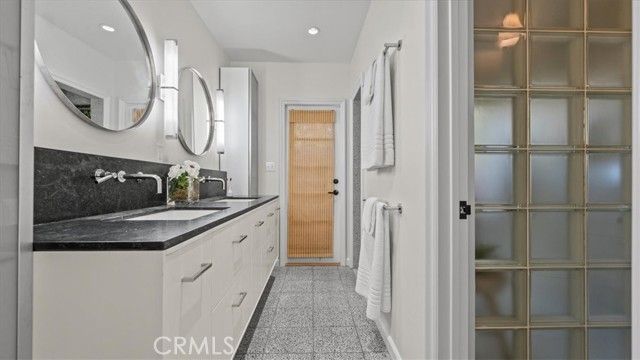 460 University Circle, Claremont, CA 91711