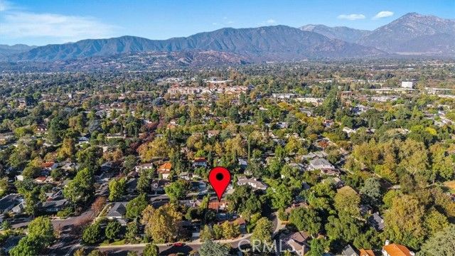 460 University Circle, Claremont, CA 91711