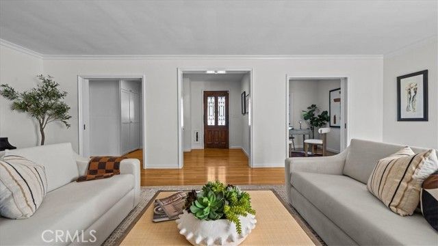 460 University Circle, Claremont, CA 91711